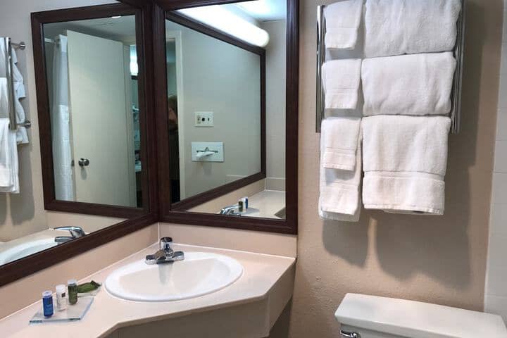 Room 16 of 37